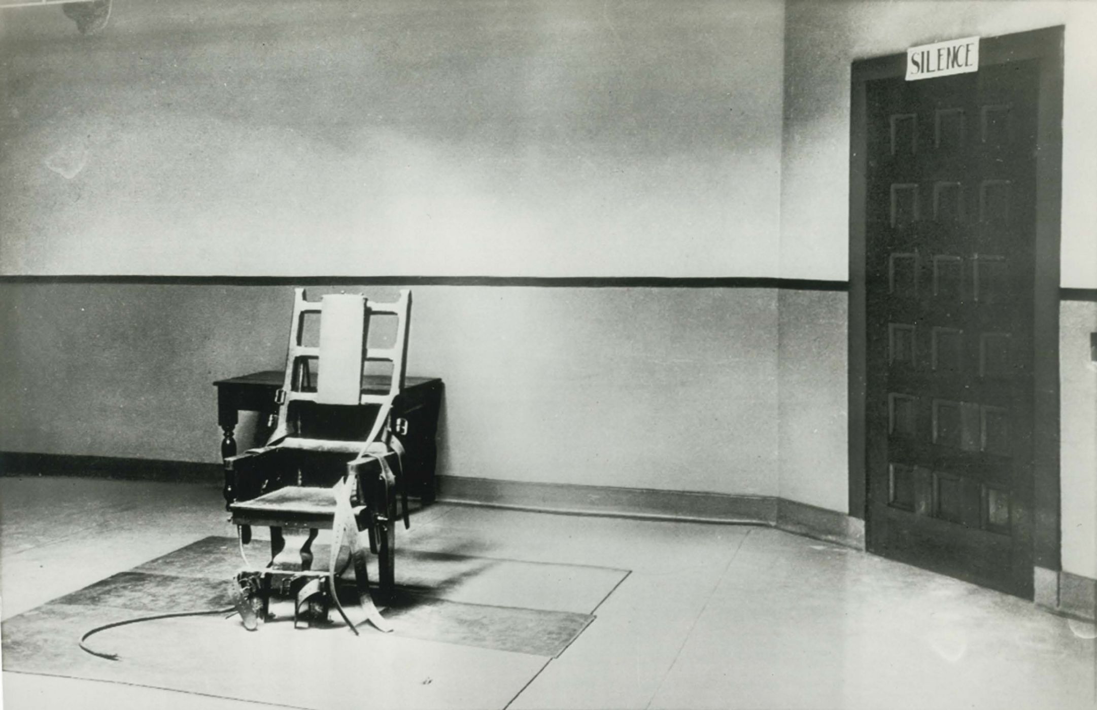 Anonymous, “Where the Rosenbergs are slated to die, Electric chair in Sing Sing Prison”, 1953