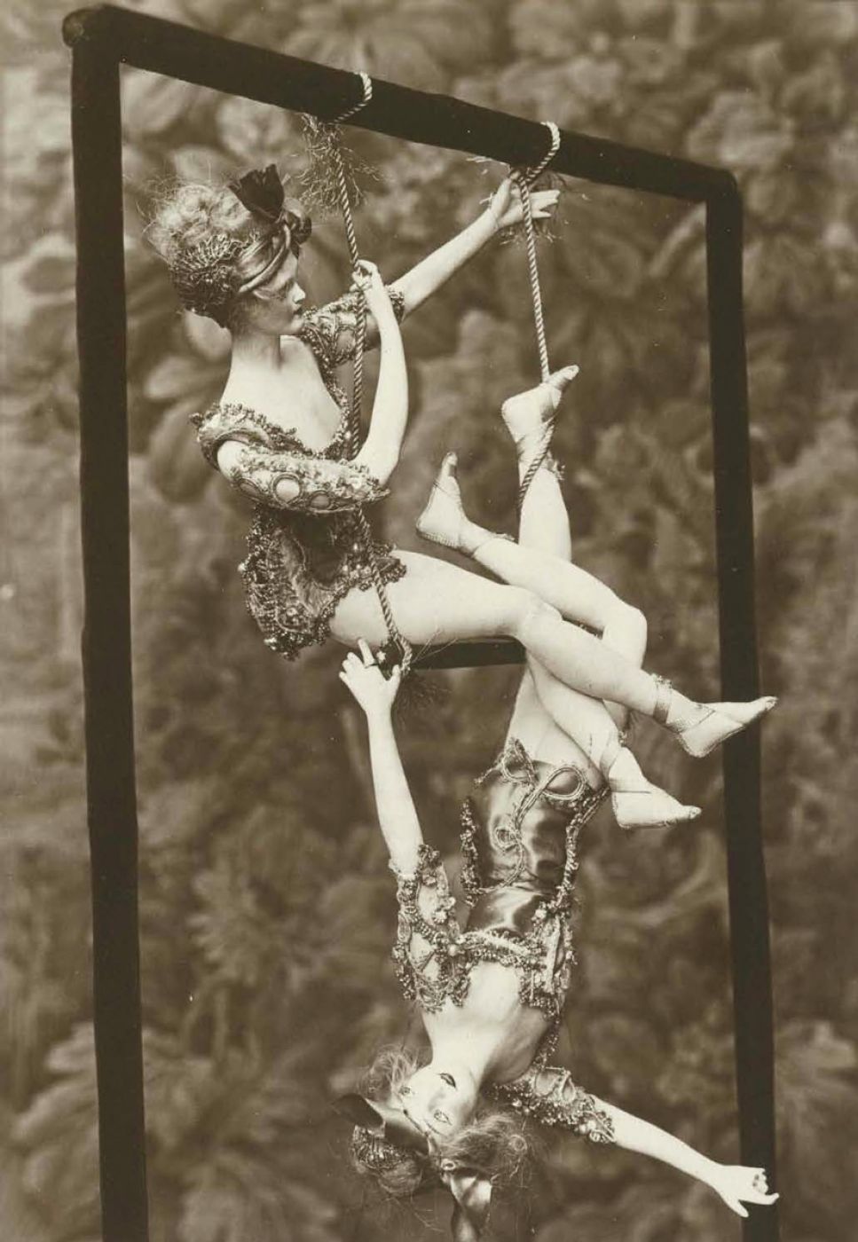 Consuelo Fould, “Poupées, Sur le Trapéze”, 1920 ca.