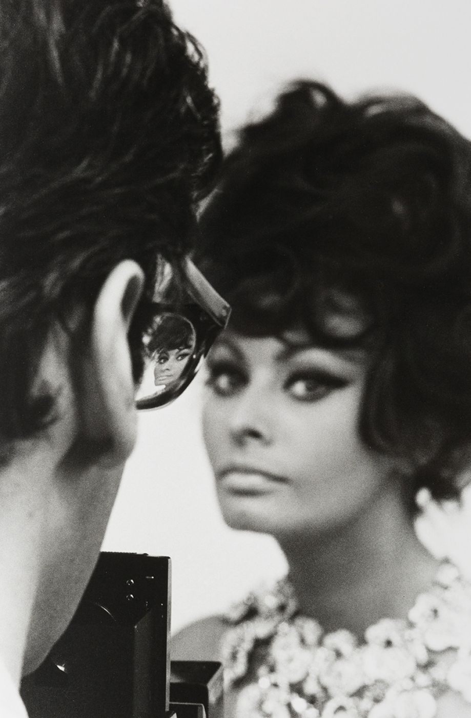 Tazio Secchiaroli, “Sophia Loren fotografata da Richard Avedon a Roma”, 1966