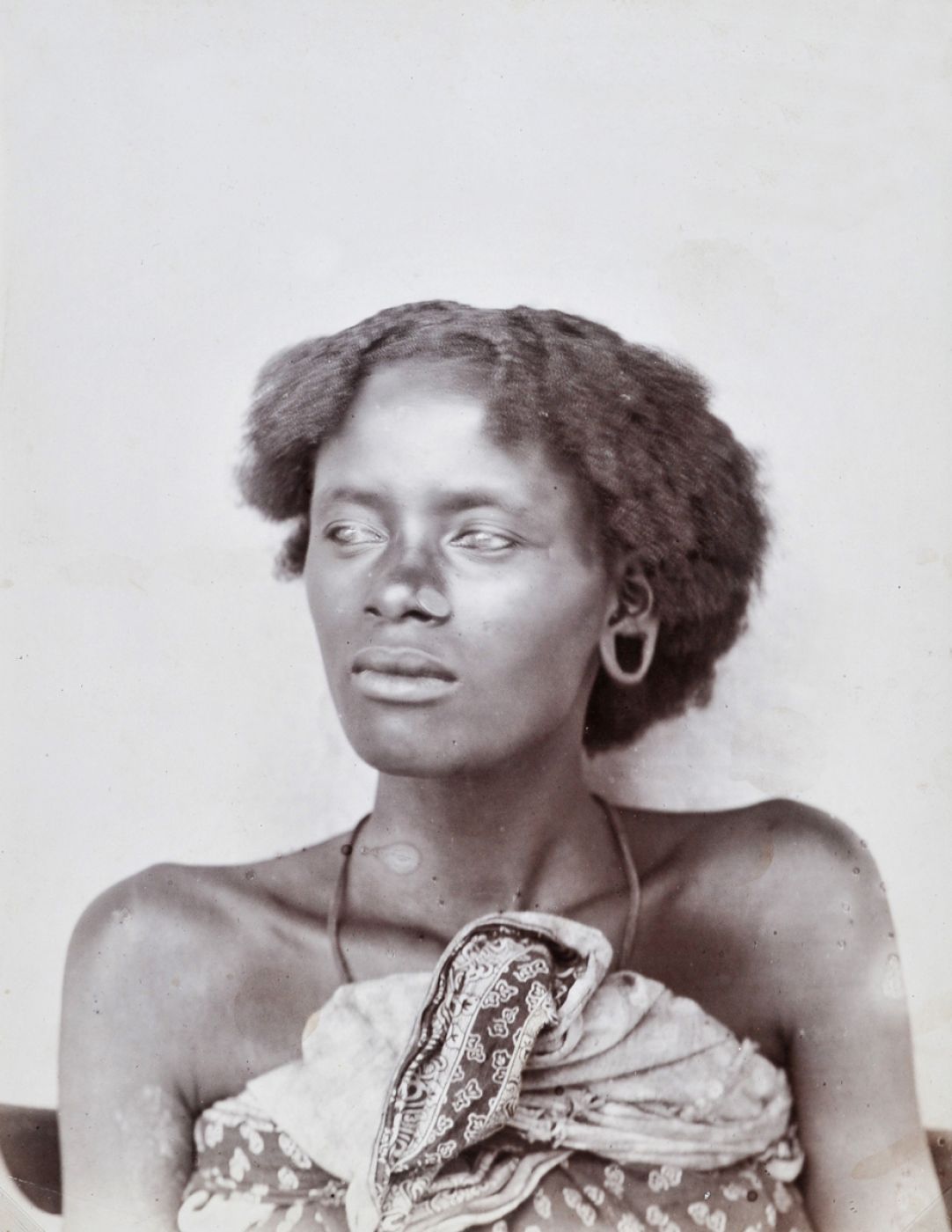Anonymous, “Portrait of a Malagasy woman”, 1900 ca.