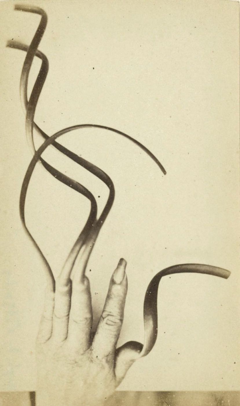Anonymous, “Fingernails of an aristocratic Annamite mandarin”, 1890 ca.