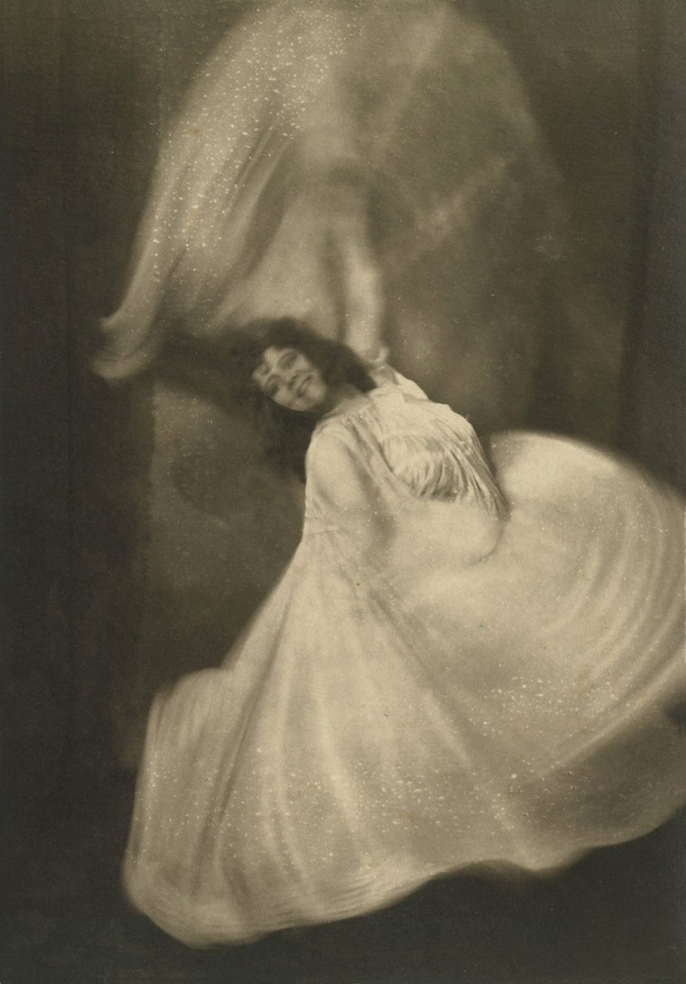 R. Moreau, “The dance of Loïe Fuller”, 1908
